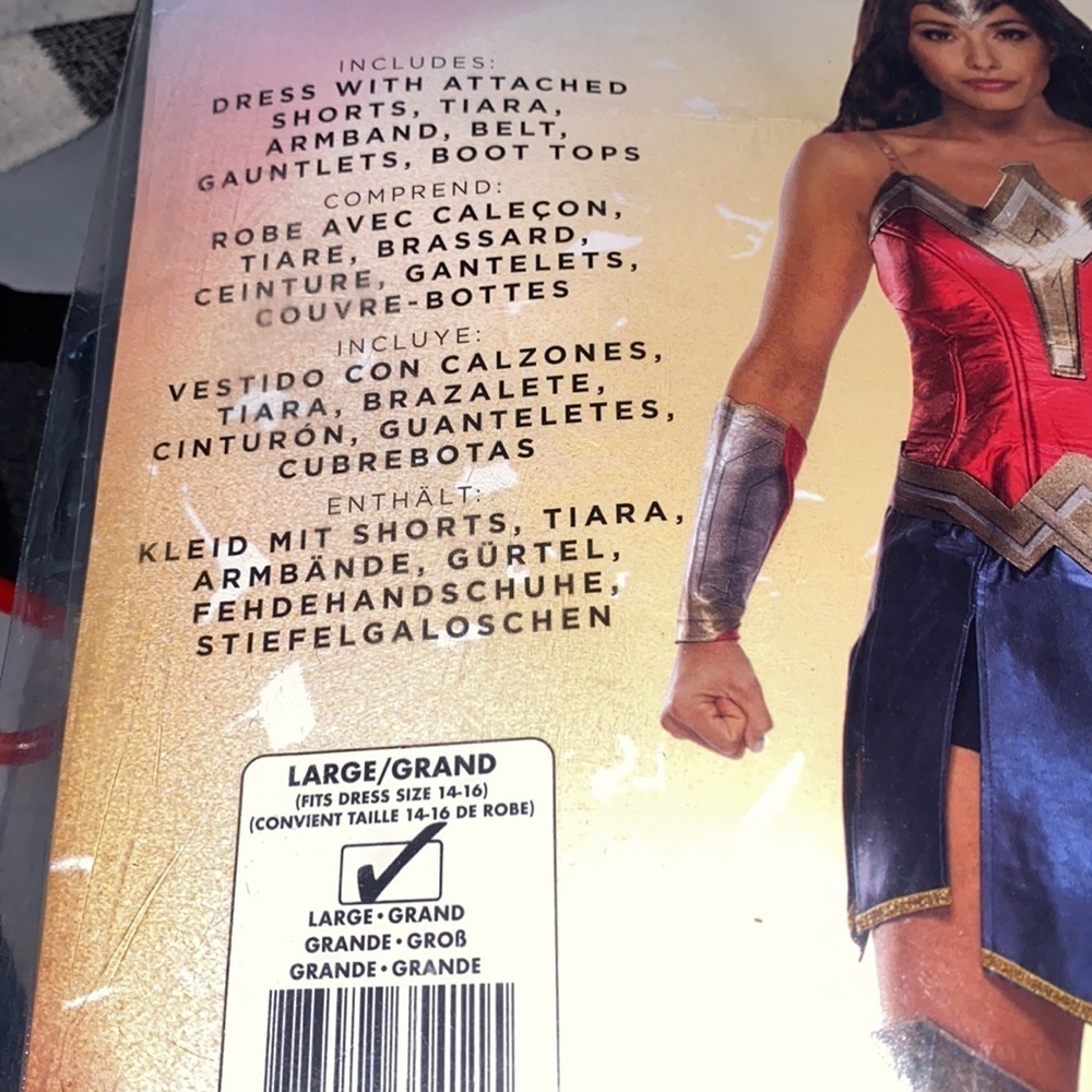 WW84 large Halloween costume - Picture 4 of 4